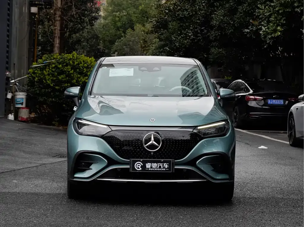 Mercedes-Benz EQE SUV — фото 6