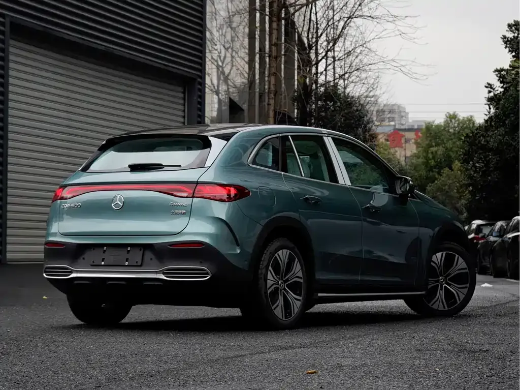 Mercedes-Benz EQE SUV — фото 3