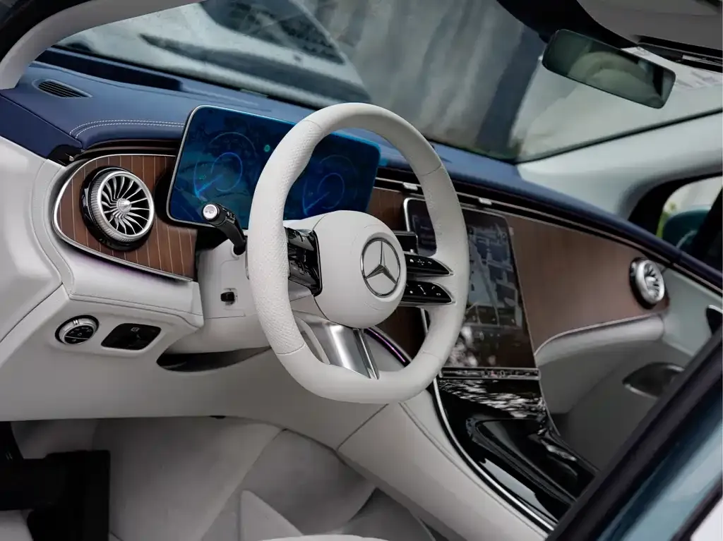 Mercedes-Benz EQE SUV — фото 2