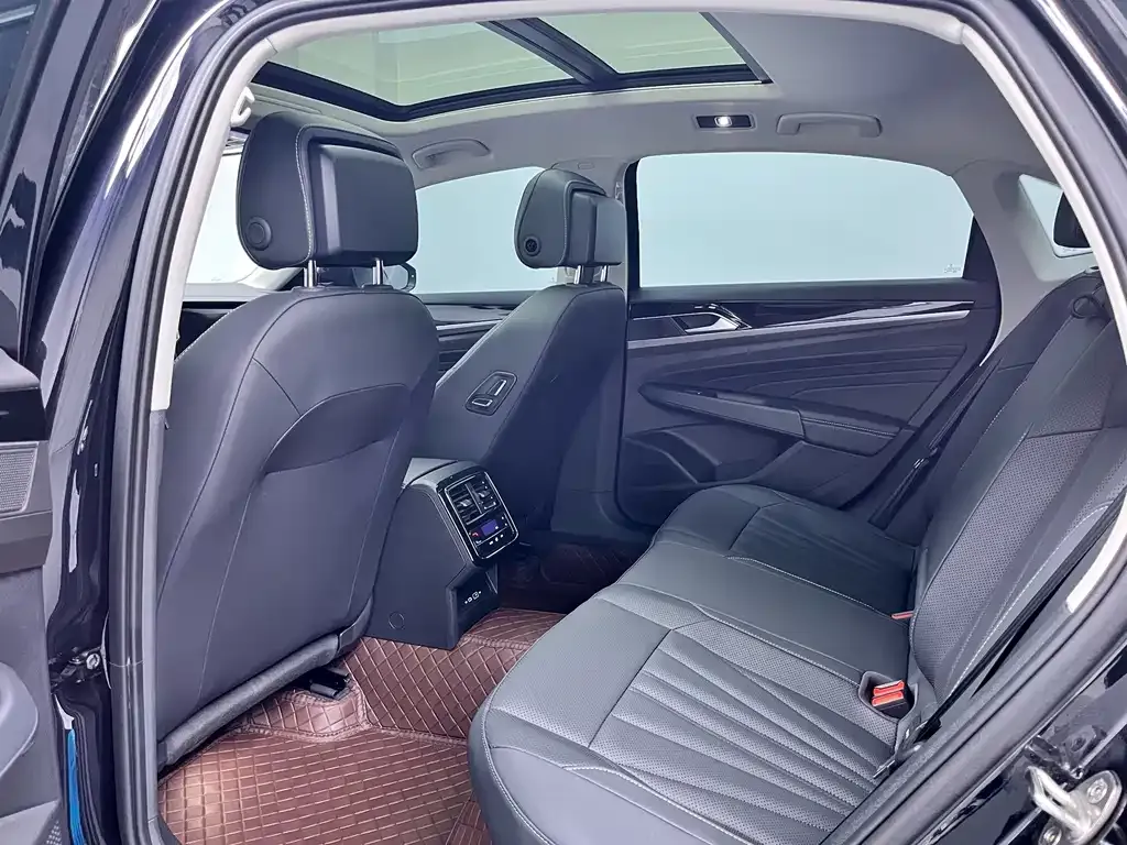 Volkswagen Passat — фото 5