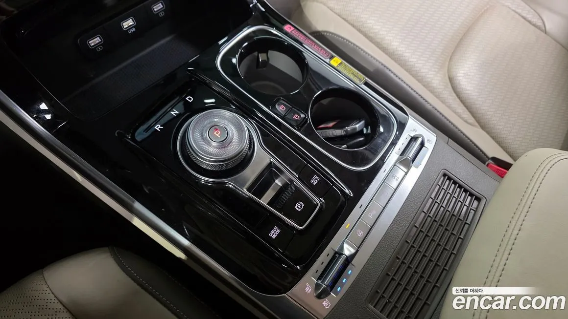 Kia Carnival — фото 10