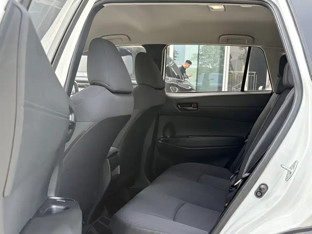 Toyota Corolla Cross 2023 из CN, фото 5