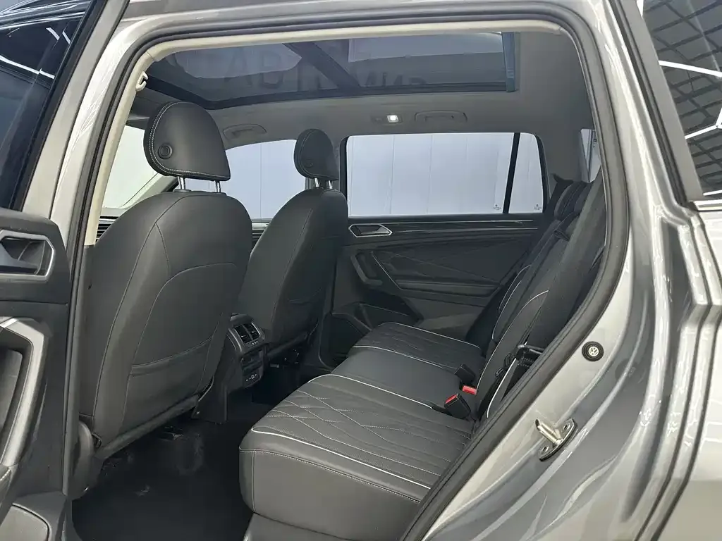 Volkswagen Tiguan L 2022 из CN, фото 3