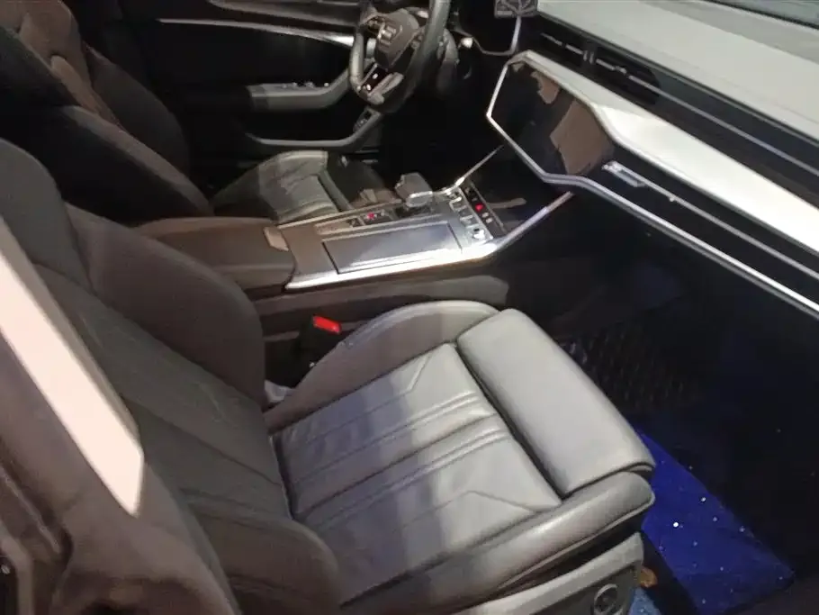 Audi A7 2023 из CN, фото 4