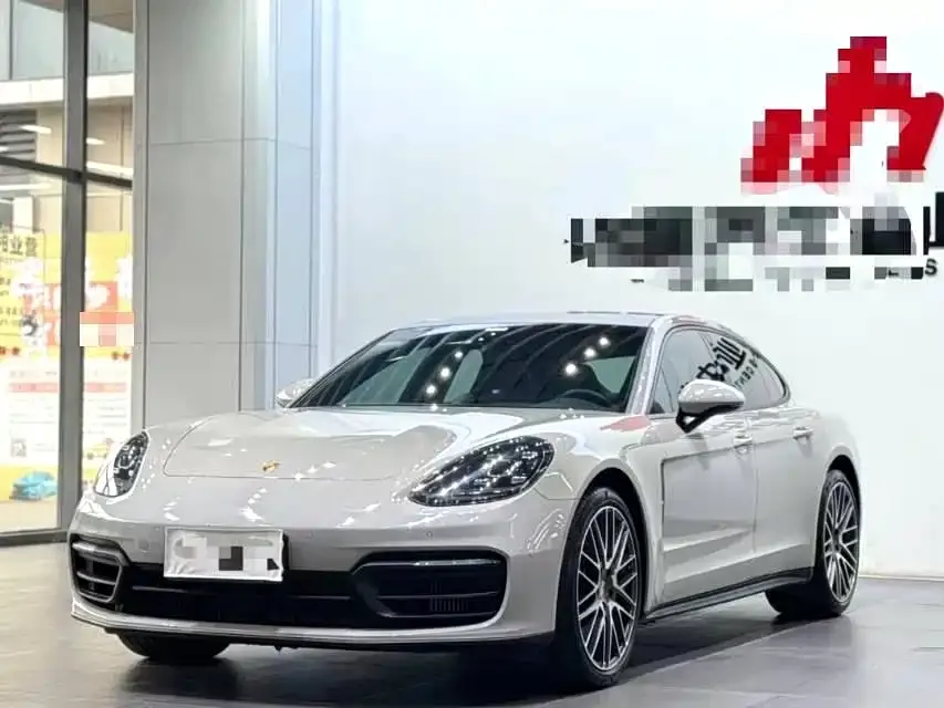 Porsche Panamera — фото 1