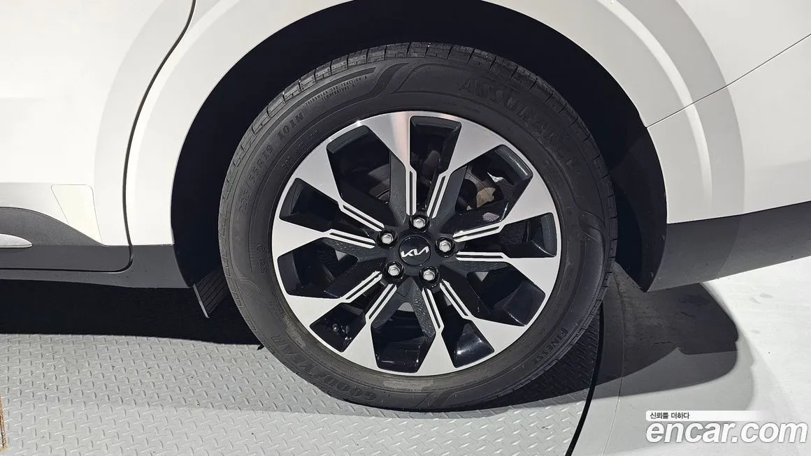 Kia Carnival — фото 10