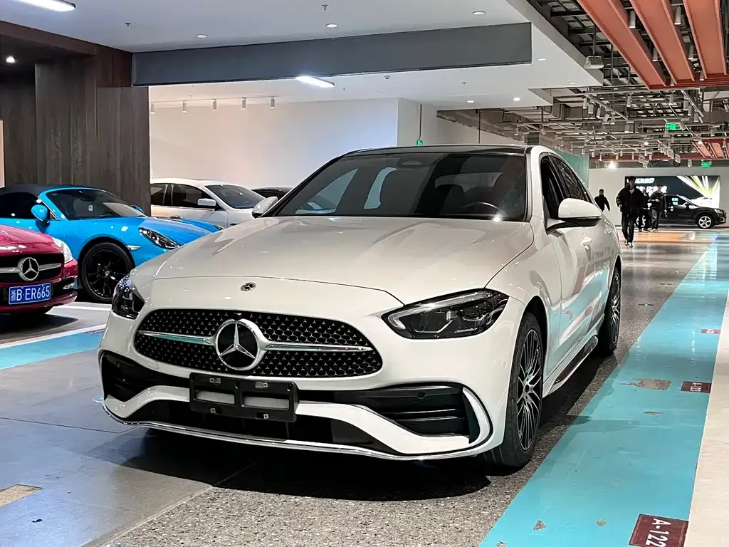 Mercedes-Benz C-Class — фото 1