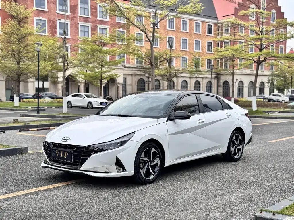 Hyundai Elantra 2023 из CN, фото 1