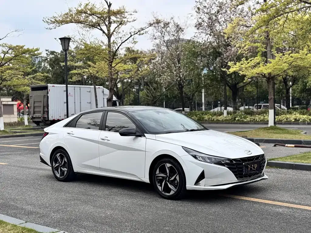 Hyundai Elantra 2023 из CN, фото 4