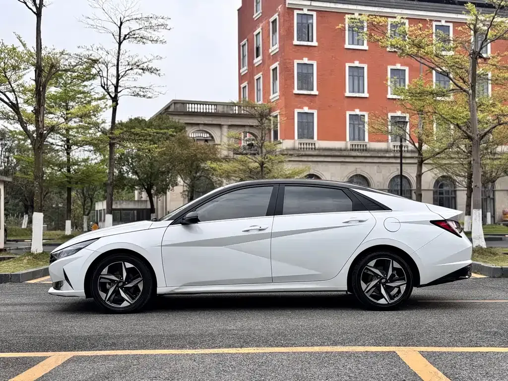 Hyundai Elantra 2023 из CN, фото 7