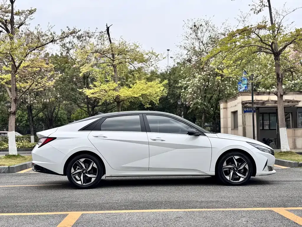Hyundai Elantra 2023 из CN, фото 5