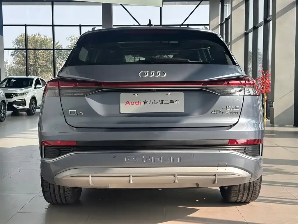 Audi Q4 e-tron — фото 4