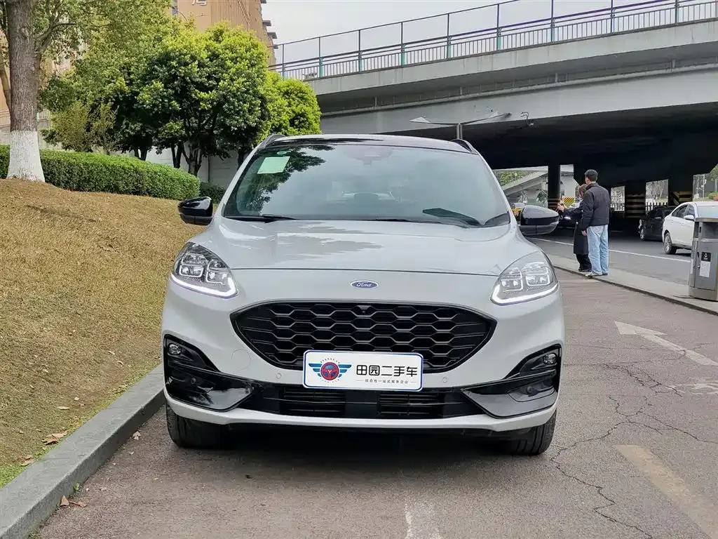 Ford Escape 2023 из CN, фото 5