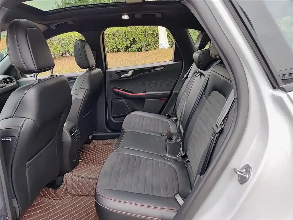 Ford Escape 2023 из CN, фото 9