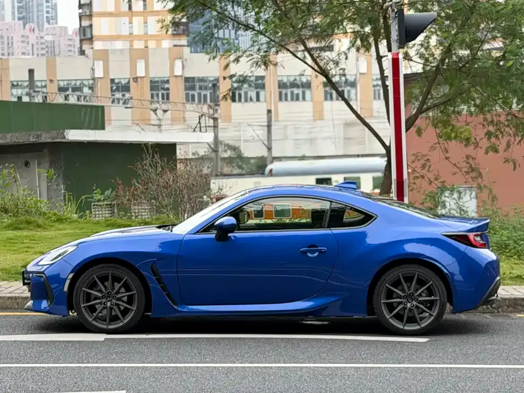 Subaru BRZ 2022 из CN, фото 10
