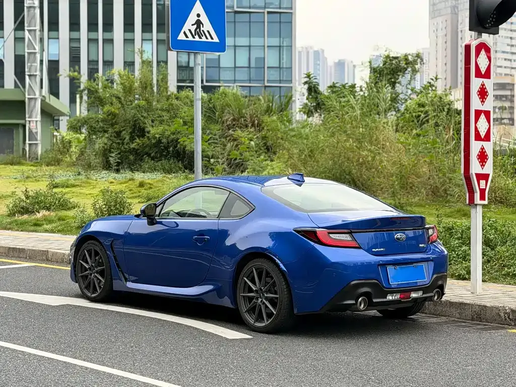 Subaru BRZ 2022 из CN, фото 8