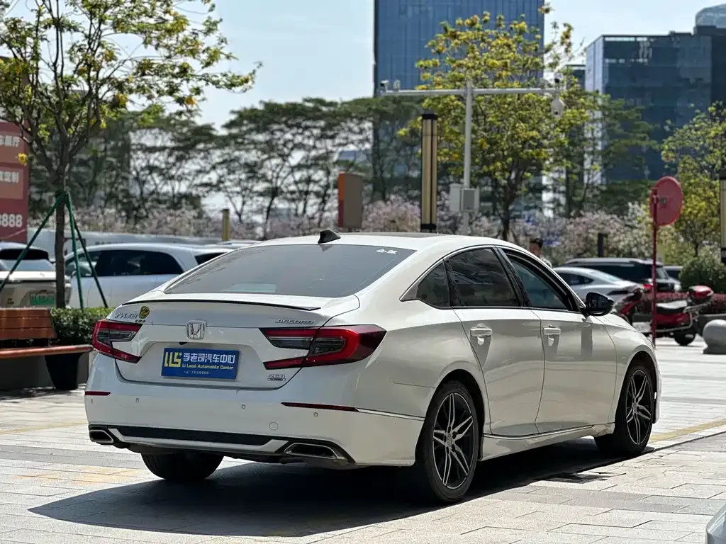 Honda Accord — фото 6