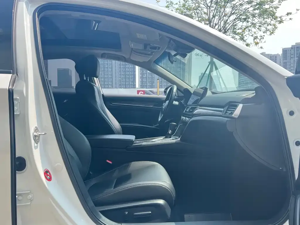 Honda Accord — фото 5