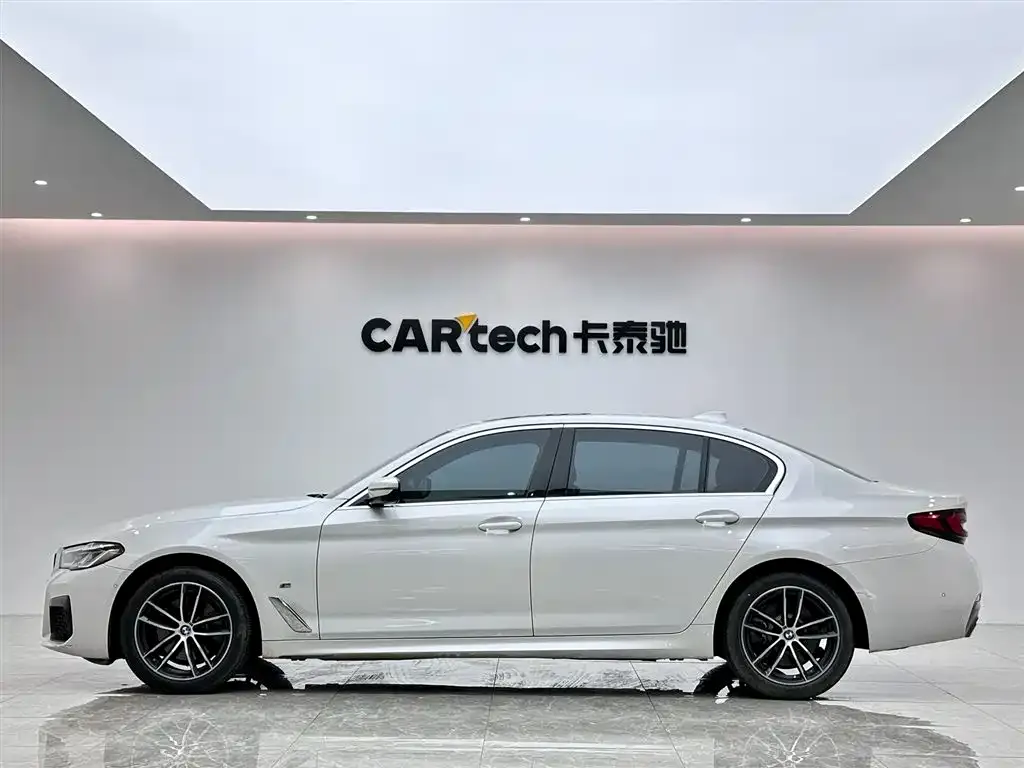 BMW 5 Series — фото 5