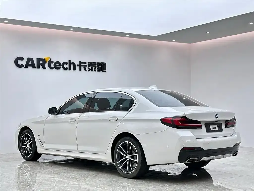 BMW 5 Series — фото 2