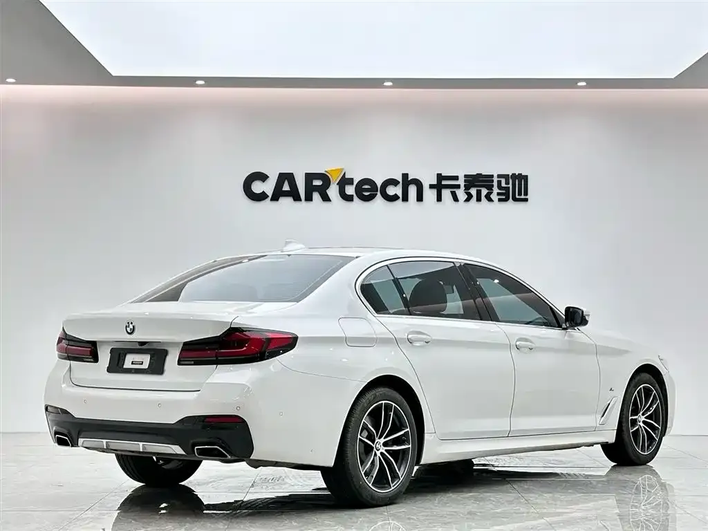BMW 5 Series — фото 4