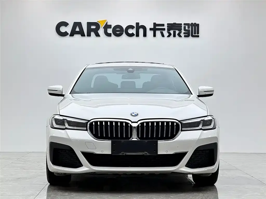 BMW 5 Series — фото 9