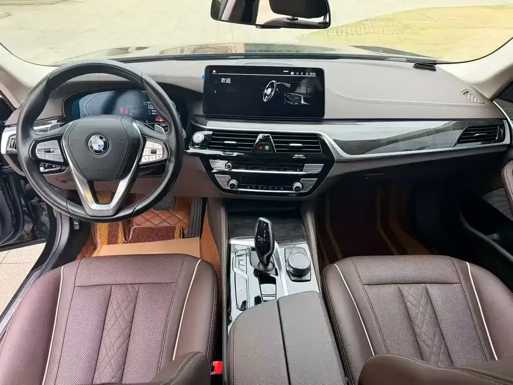 BMW 5 Series — фото 5