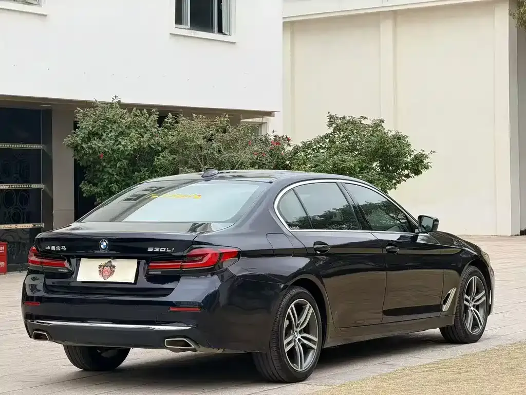 BMW 5 Series — фото 2