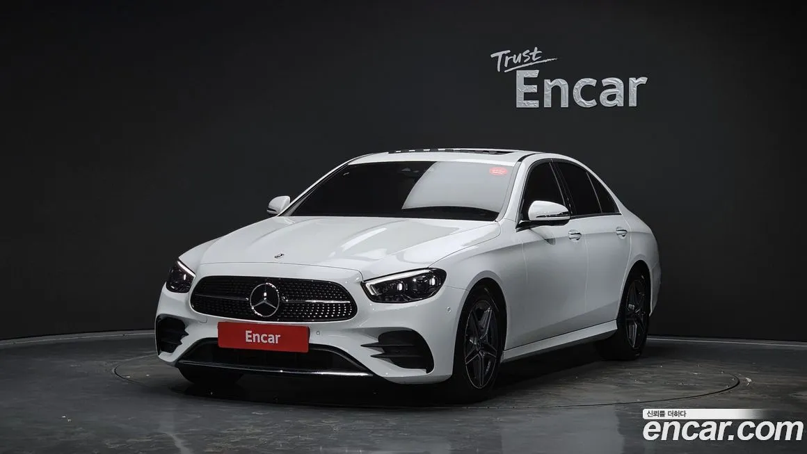 Mercedes-Benz E-Class — фото 1