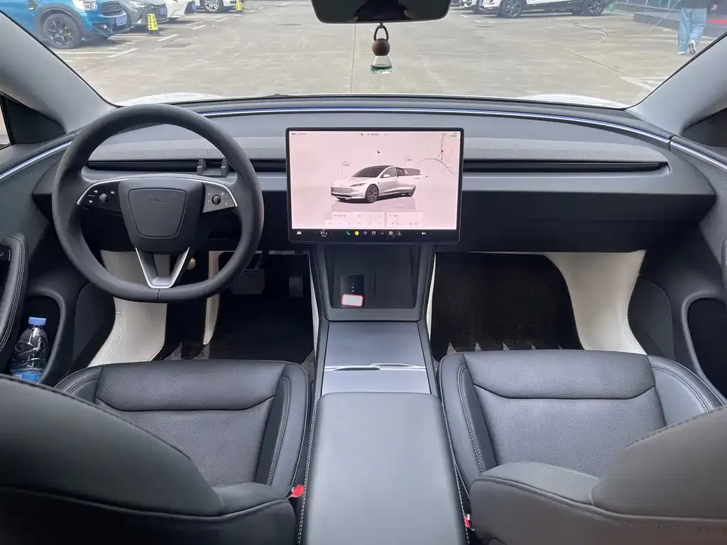 Tesla Model 3 — фото 7