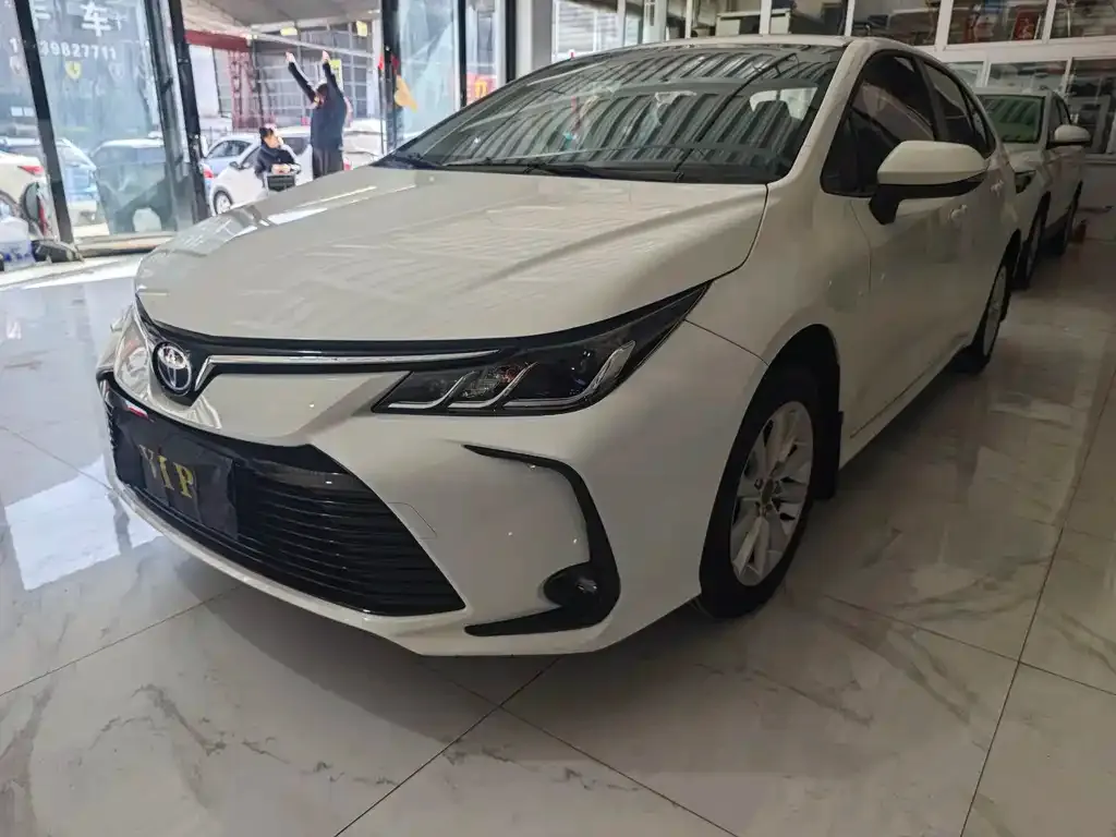Toyota Corolla 2023 из CN, фото 1