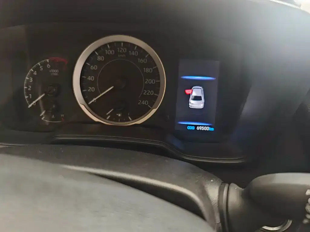Toyota Corolla 2023 из CN, фото 8