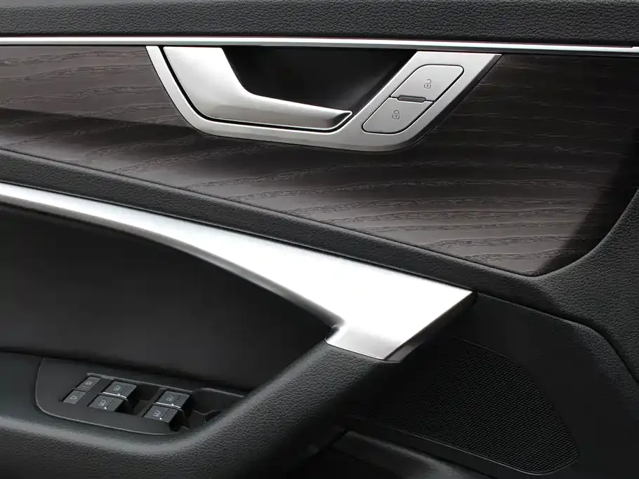 Audi A6L — фото 8