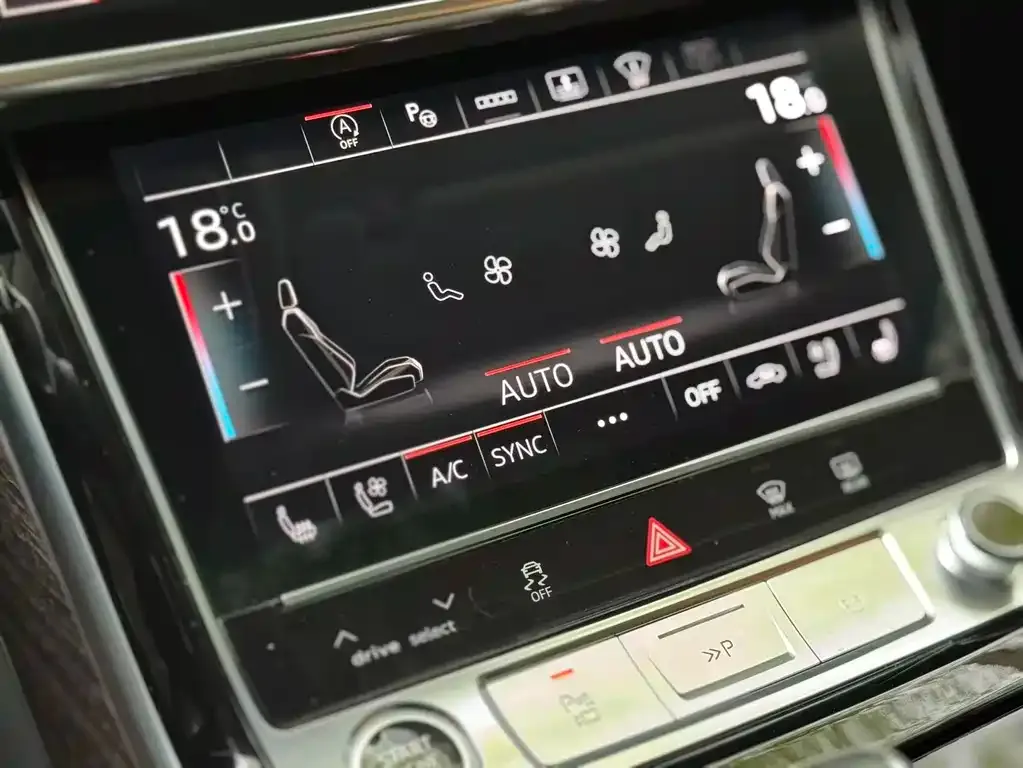 Audi A8 — фото 3