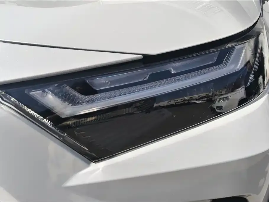 Toyota RAV4 2023 из CN, фото 3
