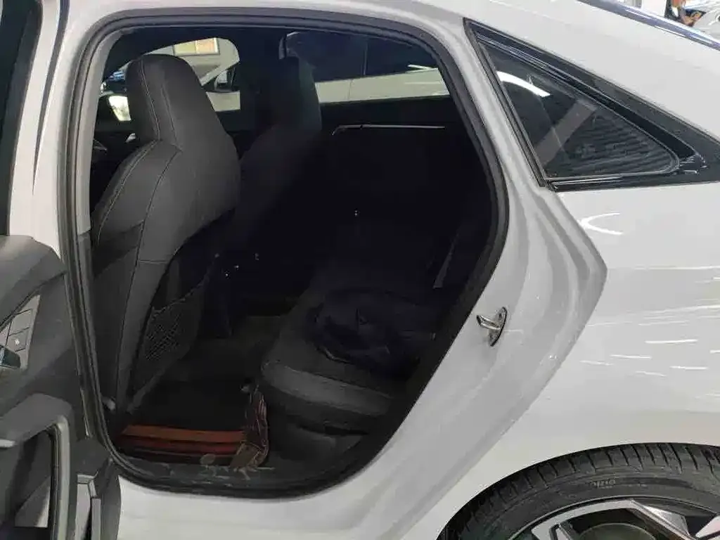Audi A3 2023 из CN, фото 2