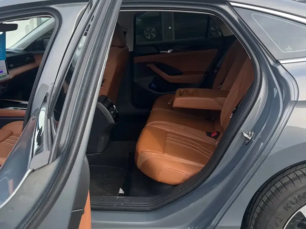 Volkswagen Magotan 2024 из CN, фото 10