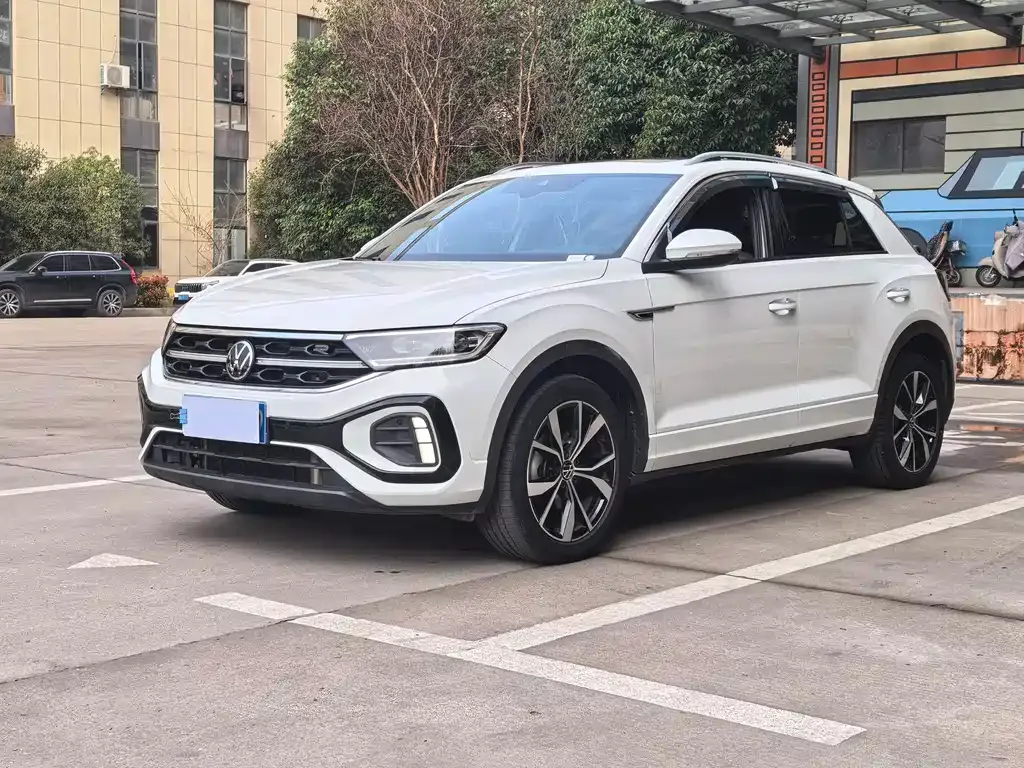 Volkswagen T-Roc — фото 1