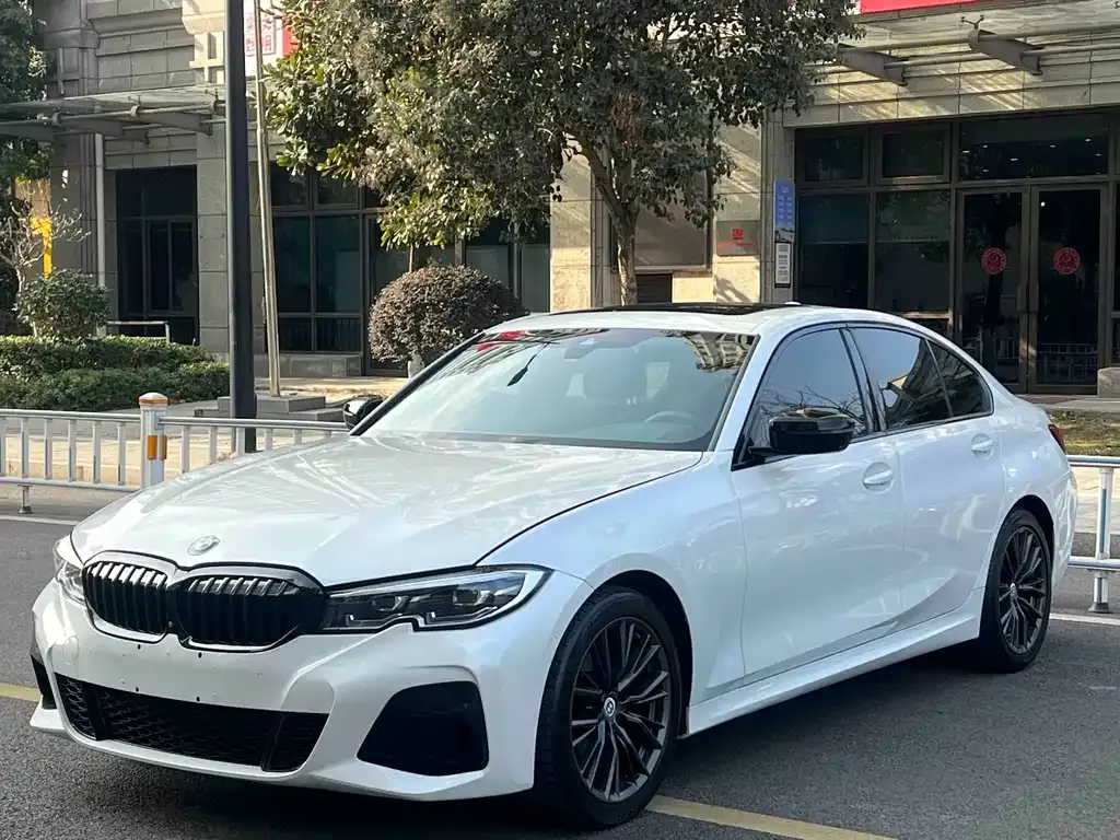 BMW 3 Series — фото 1