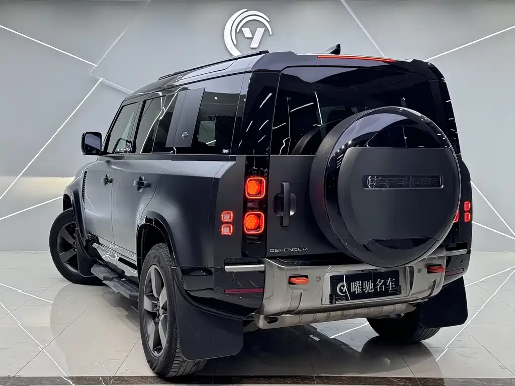 Land Rover Defender — фото 6