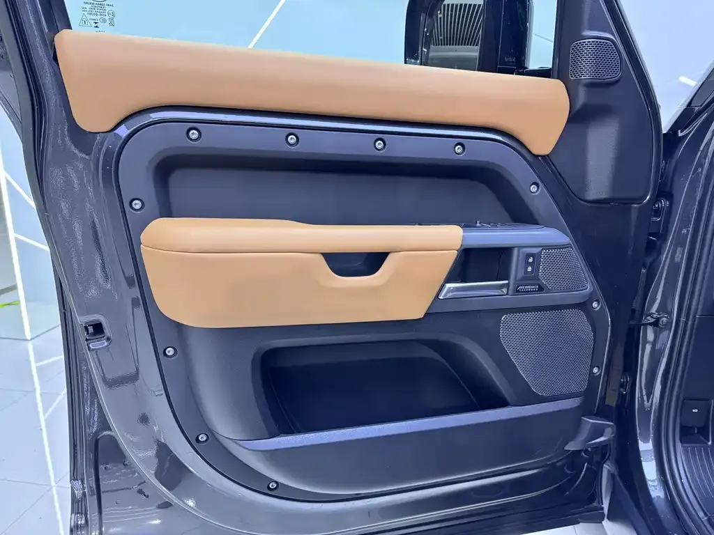 Land Rover Defender — фото 8