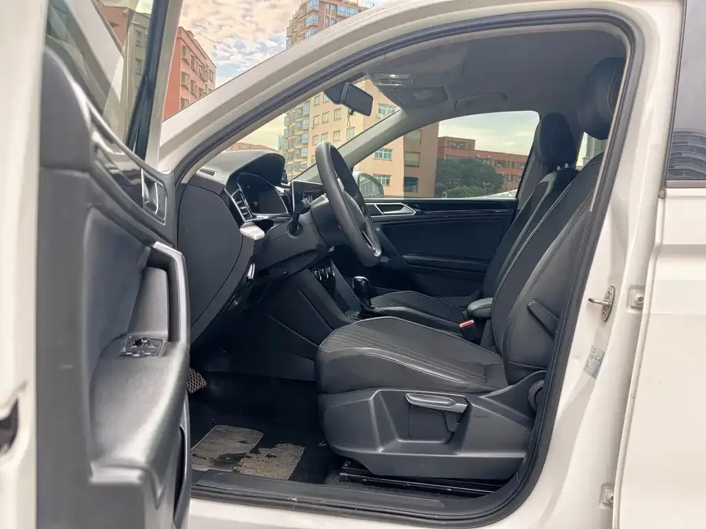 Volkswagen Tiguan L 2022 из CN, фото 10