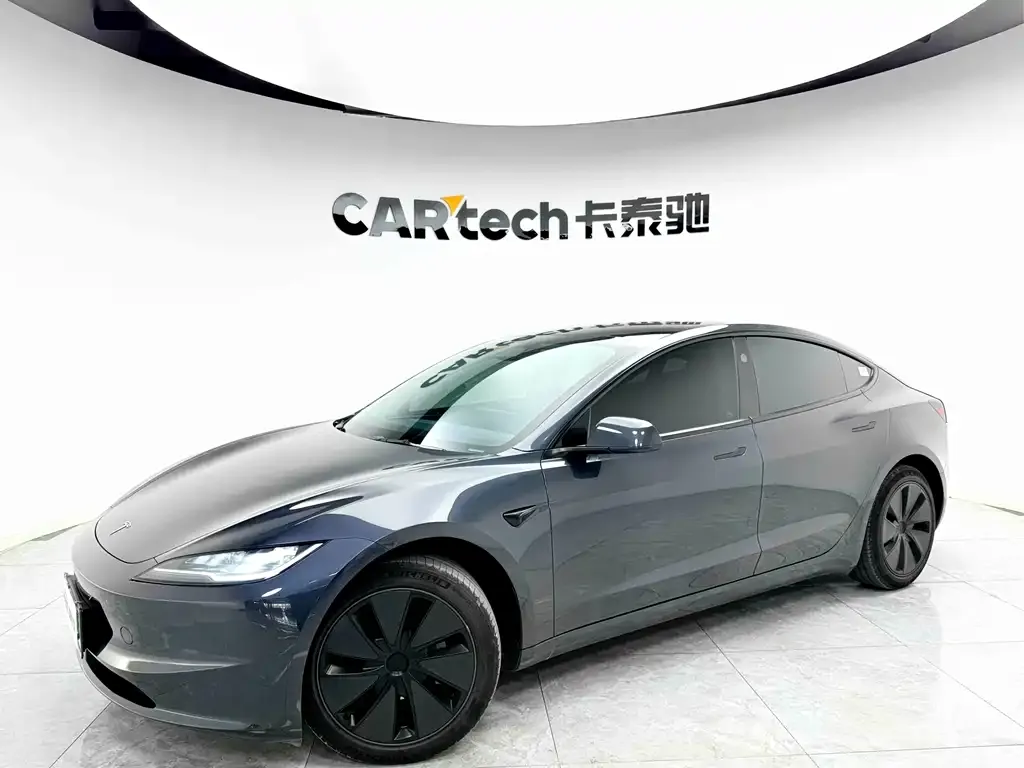 Tesla Model 3 — фото 1