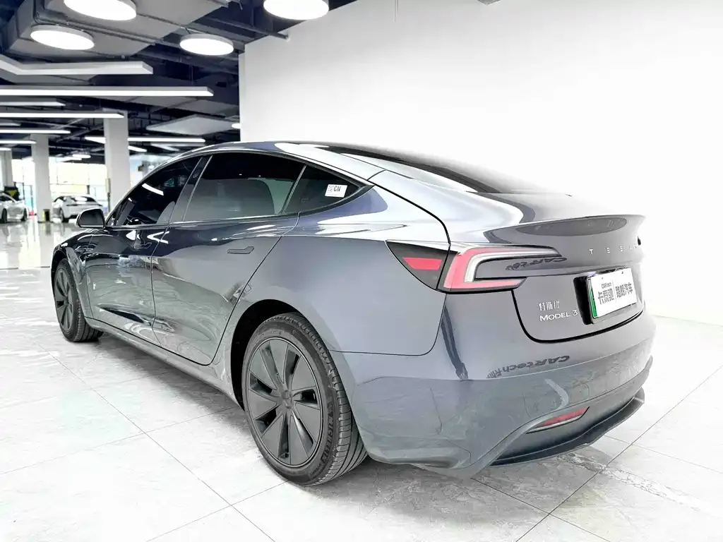 Tesla Model 3 — фото 2