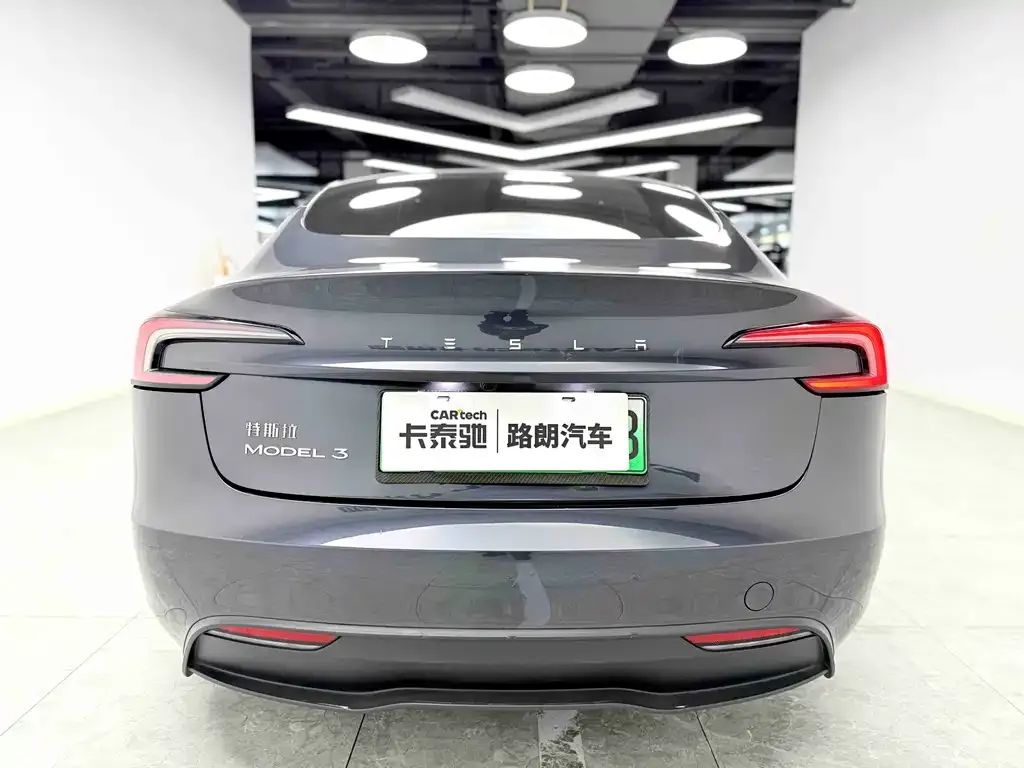 Tesla Model 3 — фото 6