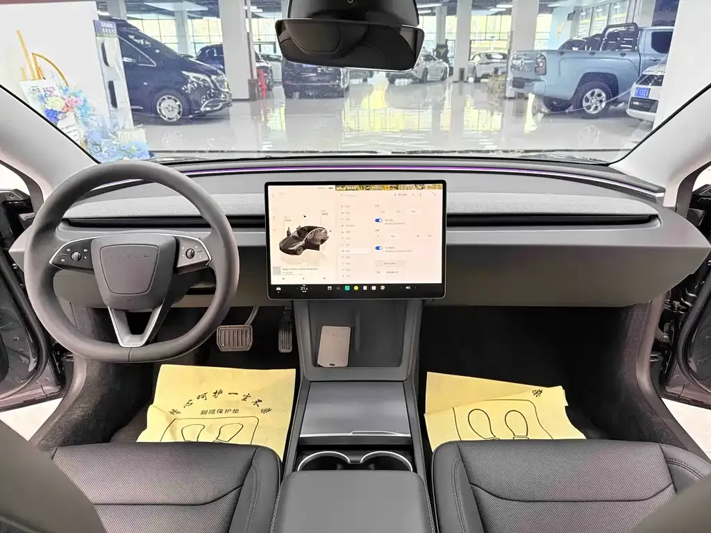 Tesla Model 3 — фото 9