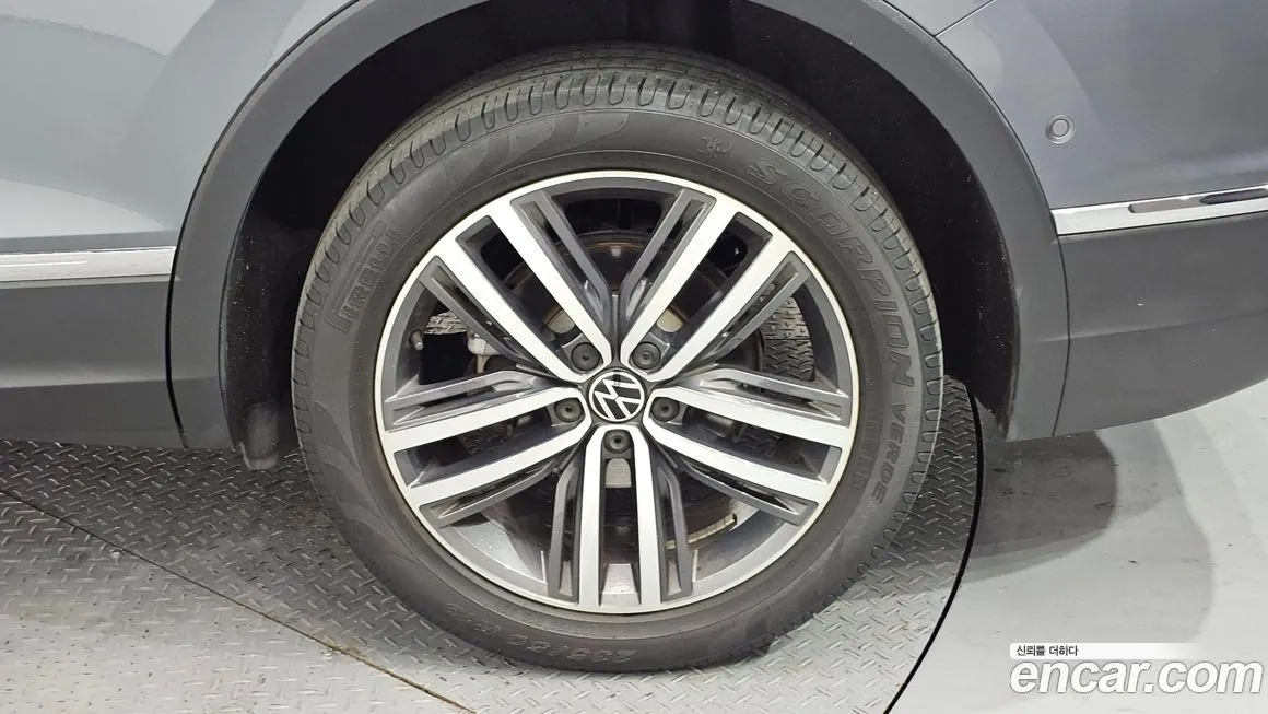 Volkswagen Tiguan — фото 5