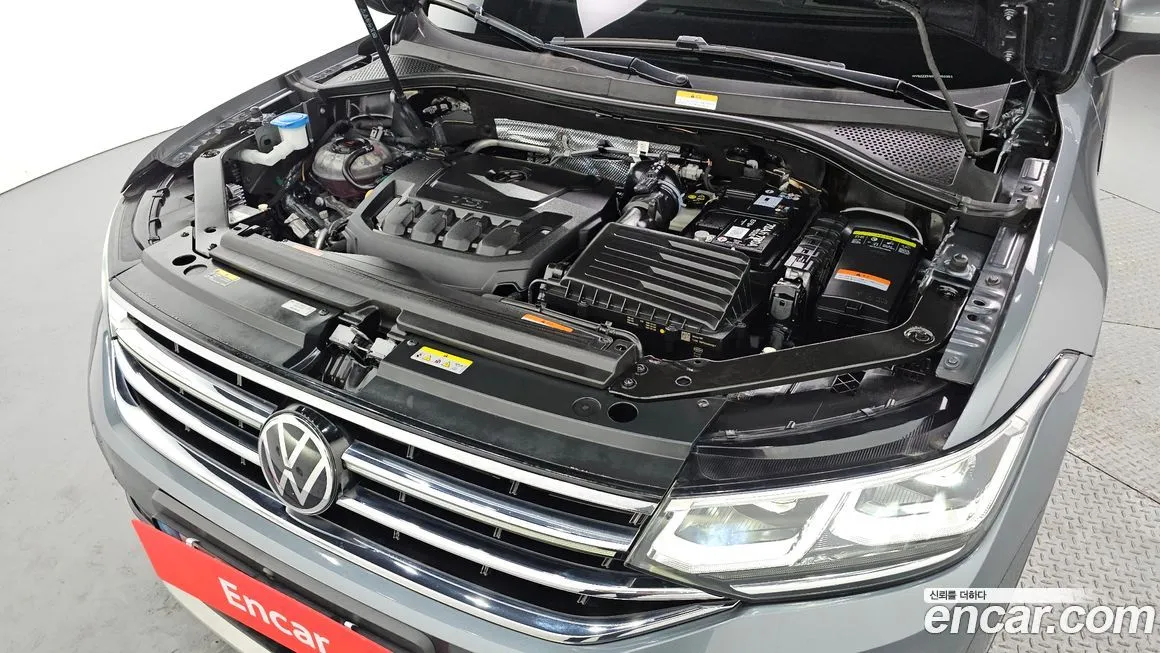 Volkswagen Tiguan — фото 8