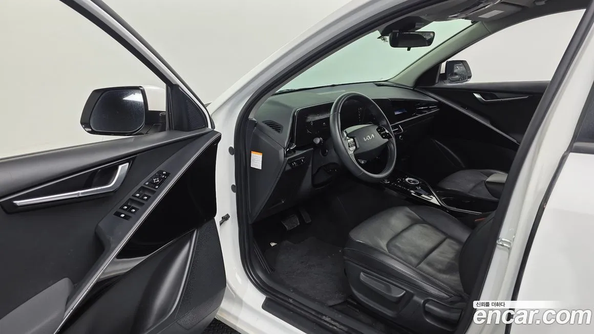 Kia Niro — фото 10