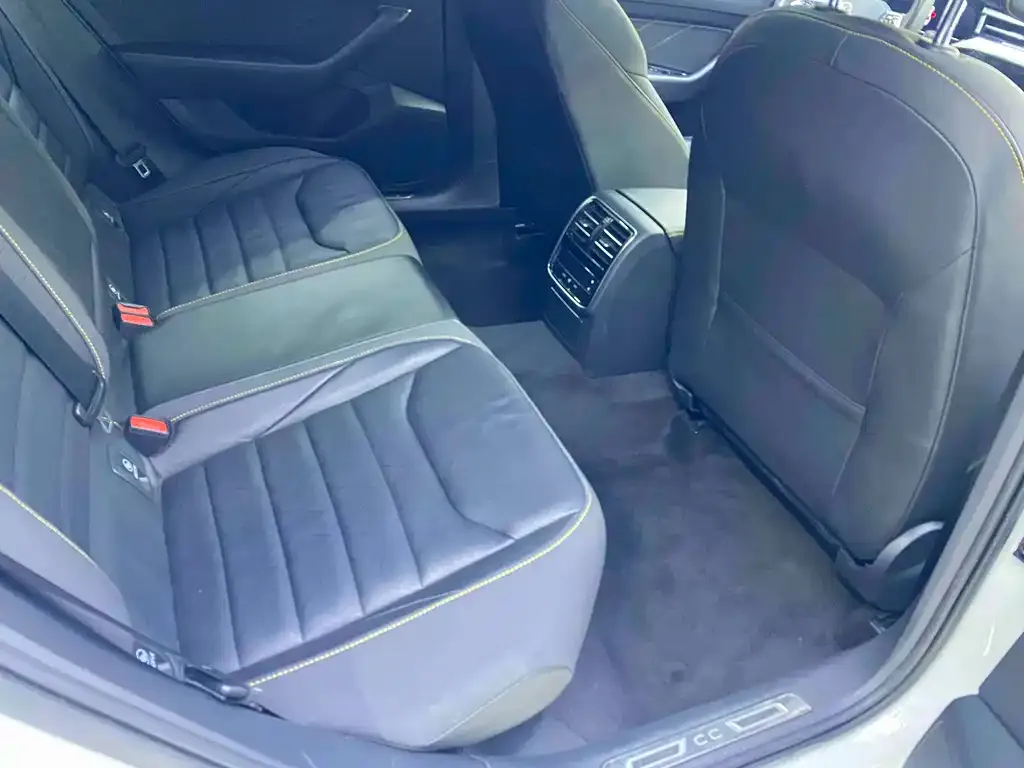 Volkswagen CC 2023 из CN, фото 3